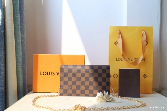 WIS VUITTON WALLET CHAIN VAVIN LOUIS 0914